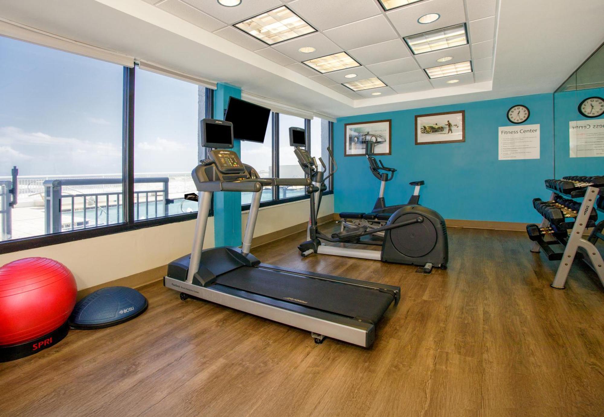 هوليداي إن إكسبريس دايتونا بيتش شورز Daytona Beach Shores المظهر الخارجي الصورة